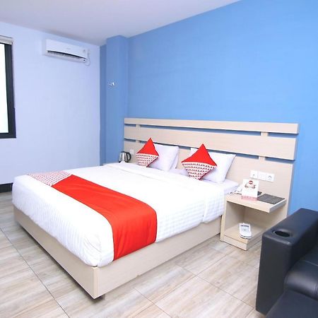 Oyo 592 Budget Hotel By The Harbour Padang  Zewnętrze zdjęcie