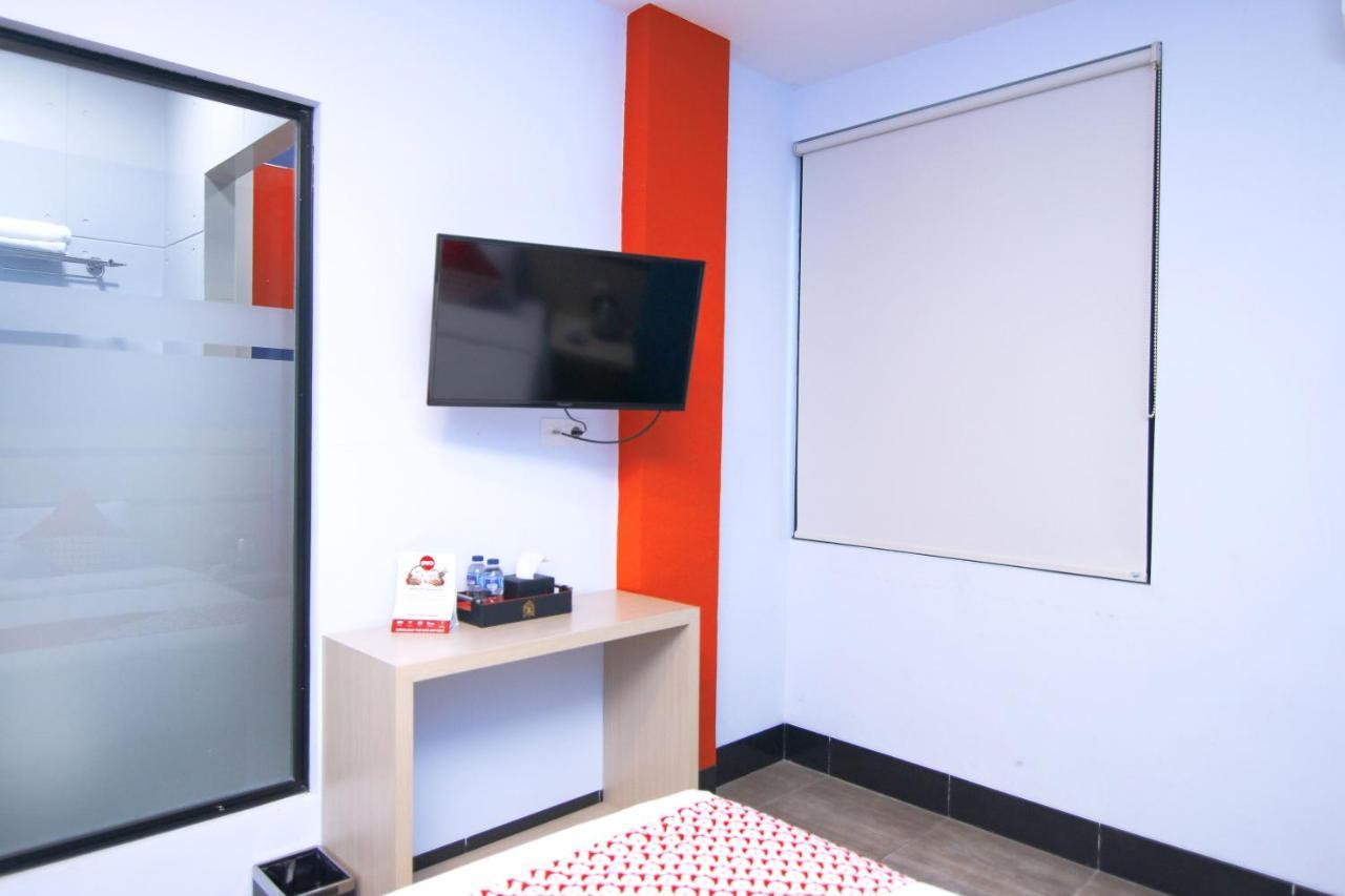Oyo 592 Budget Hotel By The Harbour Padang  Zewnętrze zdjęcie