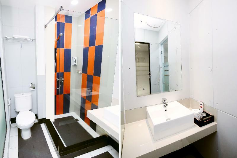 Oyo 592 Budget Hotel By The Harbour Padang  Zewnętrze zdjęcie